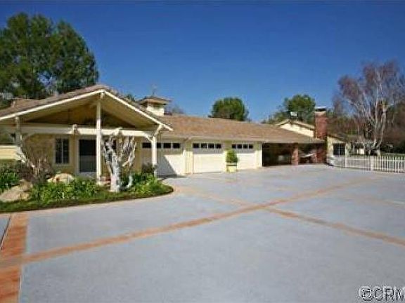 Garages at Front of House