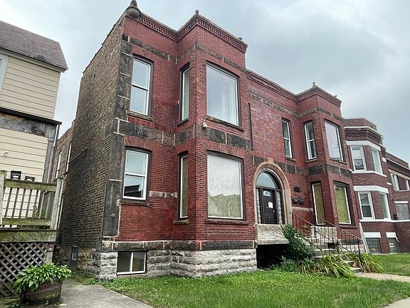 2nd image of 1529 E 72nd St