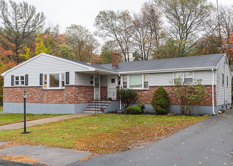 1st image of 7 Kennedy Dr