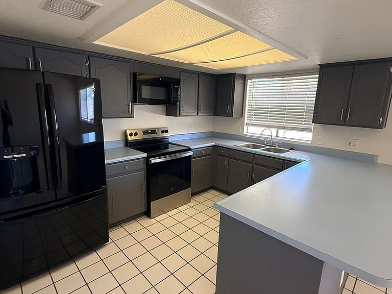 3700 Casper Dr — Photo 3
