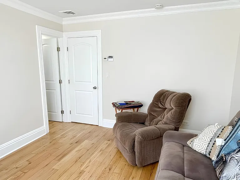 499 Victor St #2 — Photo 4