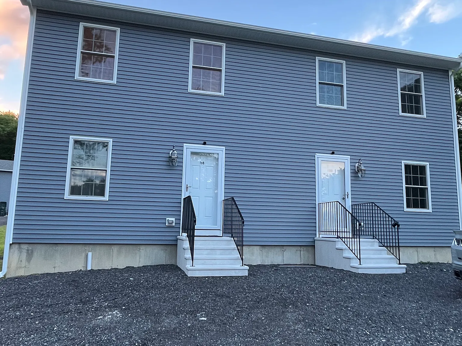 4 bed, 2160 sqft, $3,100 — Photo 1