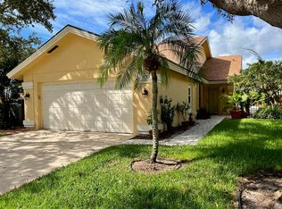 100 Cape Pointe Cir, Jupiter, FL 33477