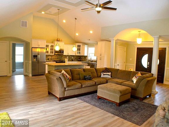 Open & Spacious w/Stacked Stone Gas Fireplace