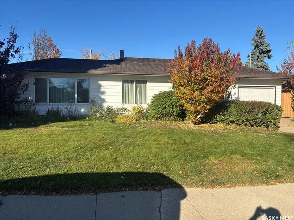 1605 landa Street, Saskatoon, SK S7J 0P5