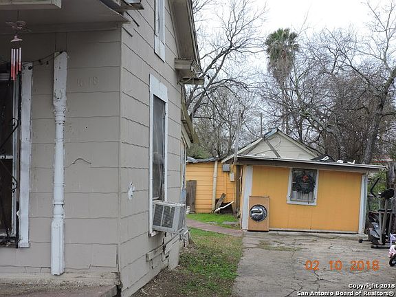 3rd image of 1618 W Travis St