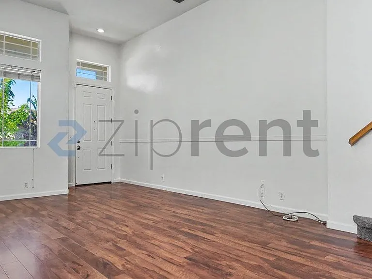 2342 Canary Dr — Photo 6