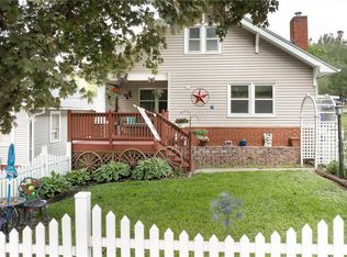 2913 Gene Field Rd, Saint Joseph, MO 64506