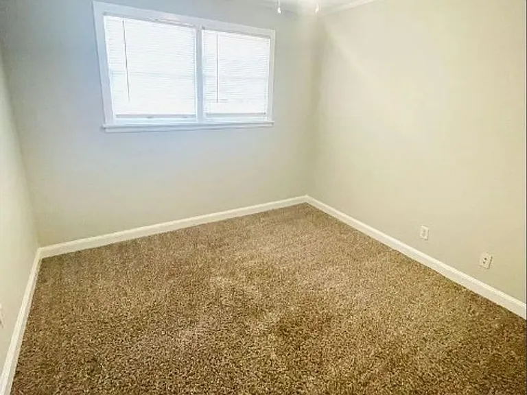 2111 Yarbrough St — Photo 4
