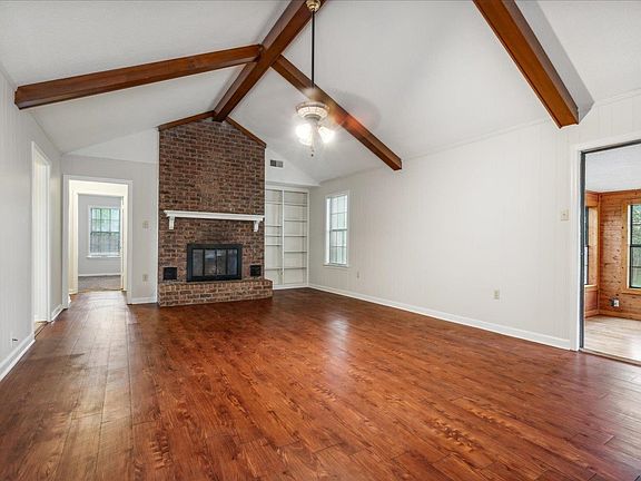 5th image of 2415 Bartlett Blvd