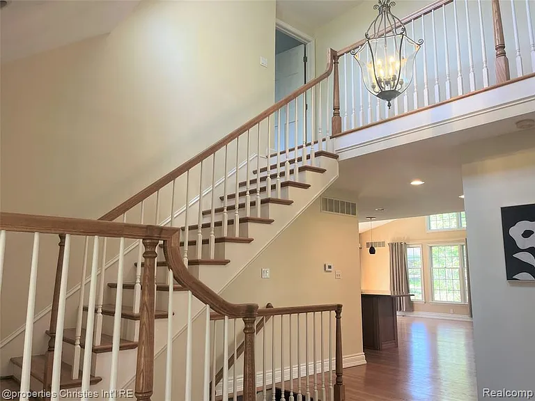 1688 Northlawn Blvd — Photo 13