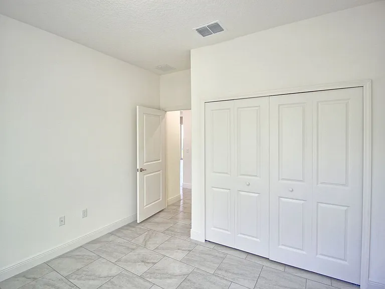 5054 Marina Dr — Photo 10