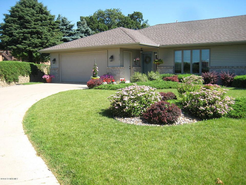 1st image of 2940 Campus Dr