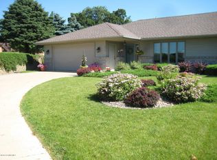 2940 Campus Dr, Albert Lea, MN 56007