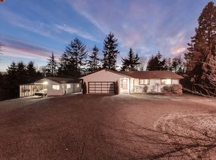 1526 Dallman Rd, Camano Island, WA 98282