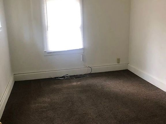 5th image of 315 W 16th St