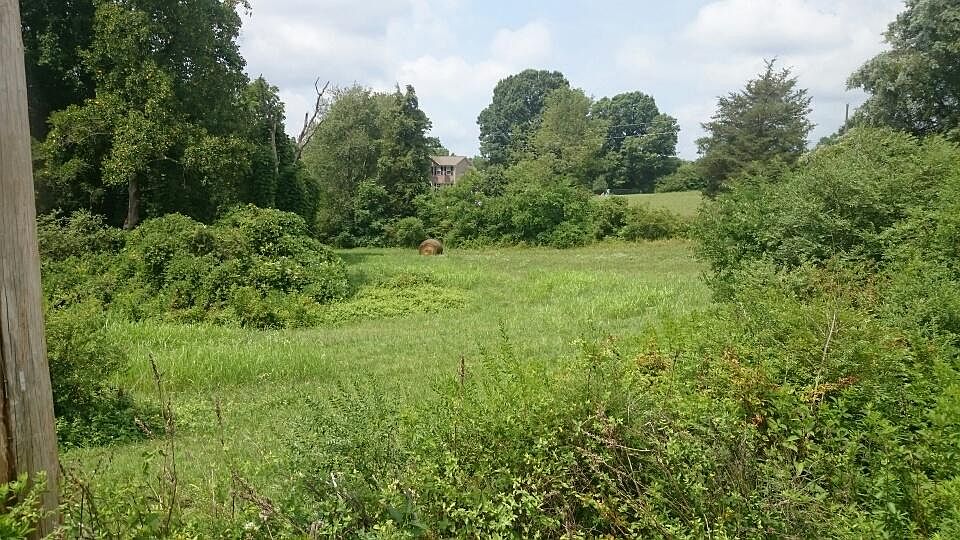 2nd image of 1024 Kiser Rd