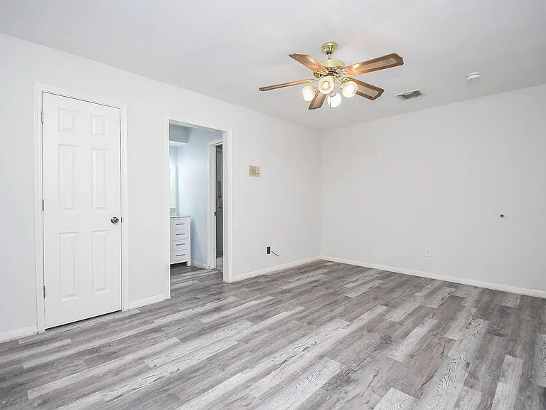 11915 N Hanworth Dr — Photo 16