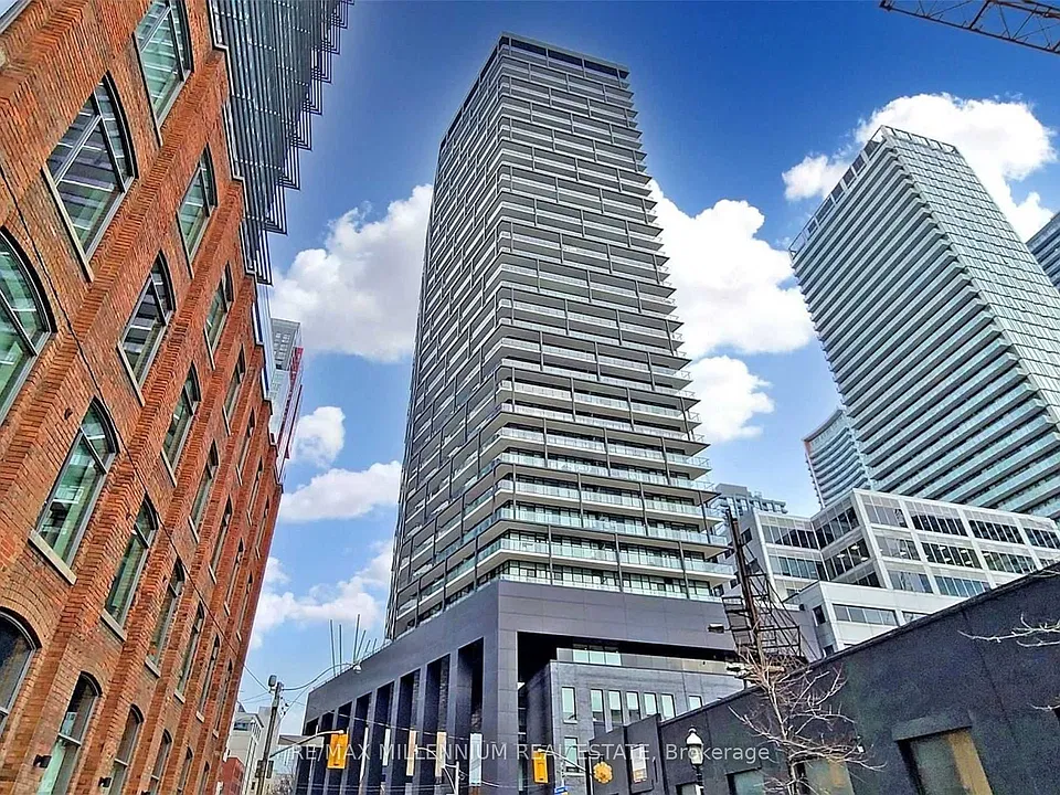 125 Peter St #708