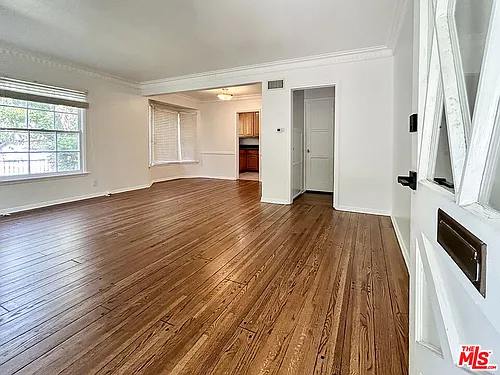 4831 Cahuenga Blvd Photo 1