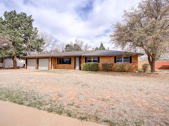 3rd image of 221 Tanglewood Ln