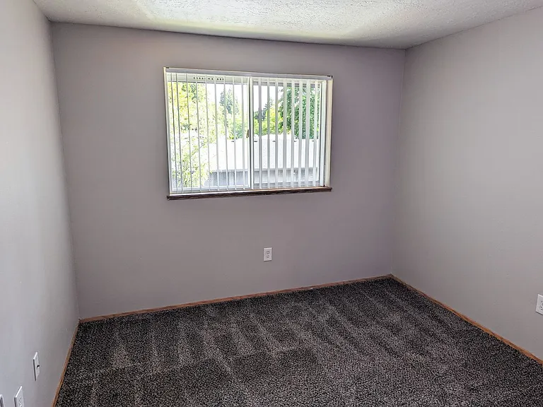 Silverwood Apartments — Photo 29