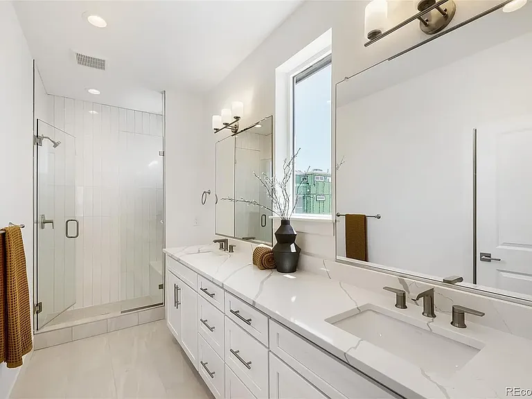855 Superior Dr — Photo 15