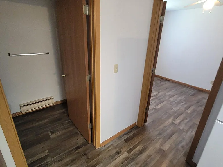 1711 La Crescent St #114 — Photo 7