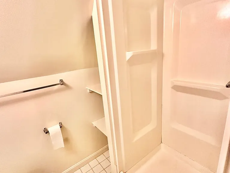 4422 Greenwich Pkwy NW — Photo 38