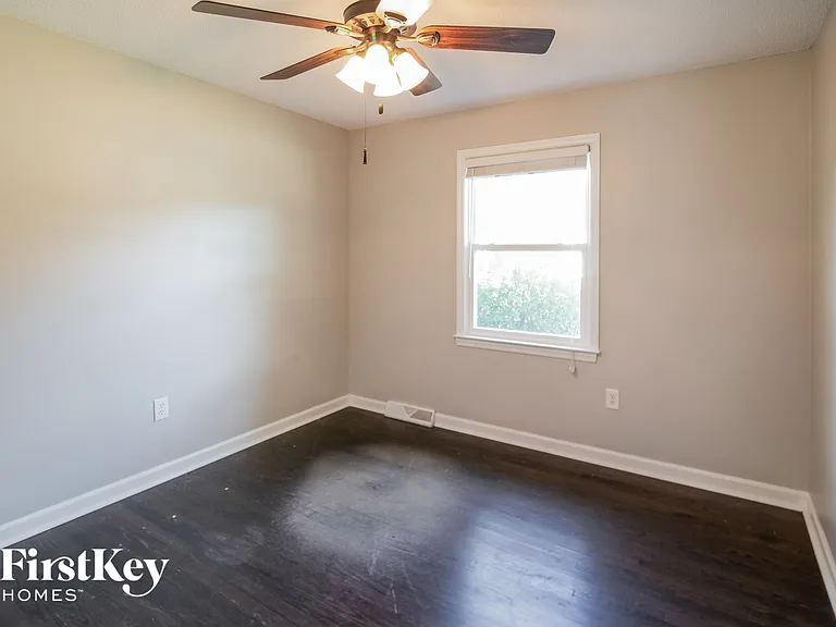 729 Harbor View Rd — Photo 11