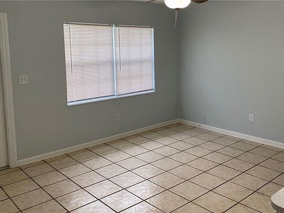 5th image of 207 Lee Blvd