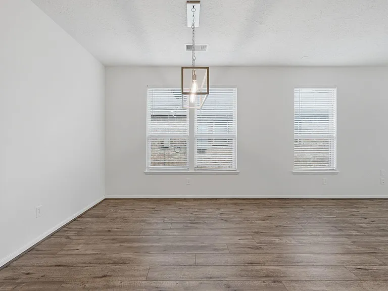 1140 Clonmore Ct — Photo 9