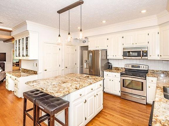 5th image of 9327 Greywood Dr