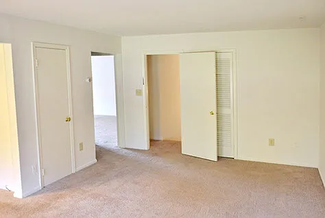Sturwood Hamlet Apartments — Photo 21