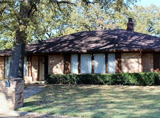 2410 Knightsbridge Dr, Grand Prairie, TX 75050