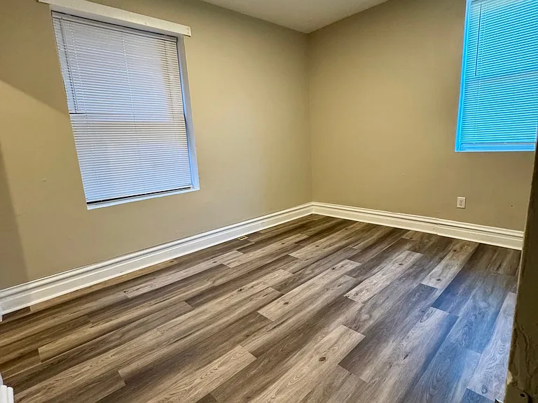 4139 Lafayette Ave #1W — Photo 12