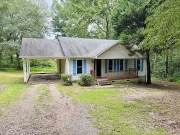 105 Pinewoods Dr