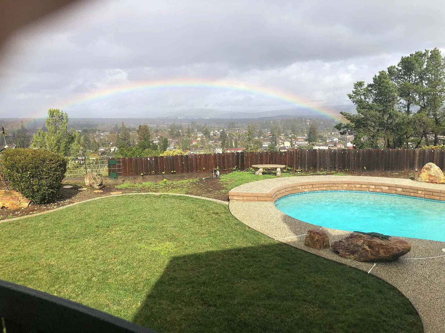 5 bed, 2800 sqft, $10,200 — Photo 2