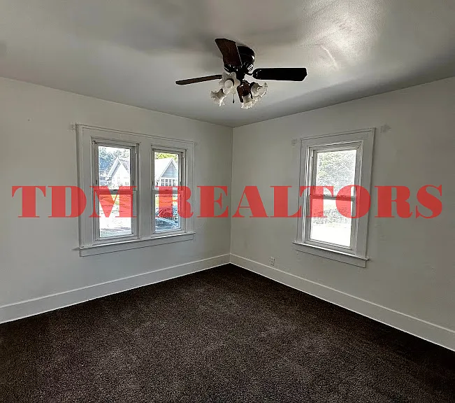 2534 Tiffin St — Photo 8