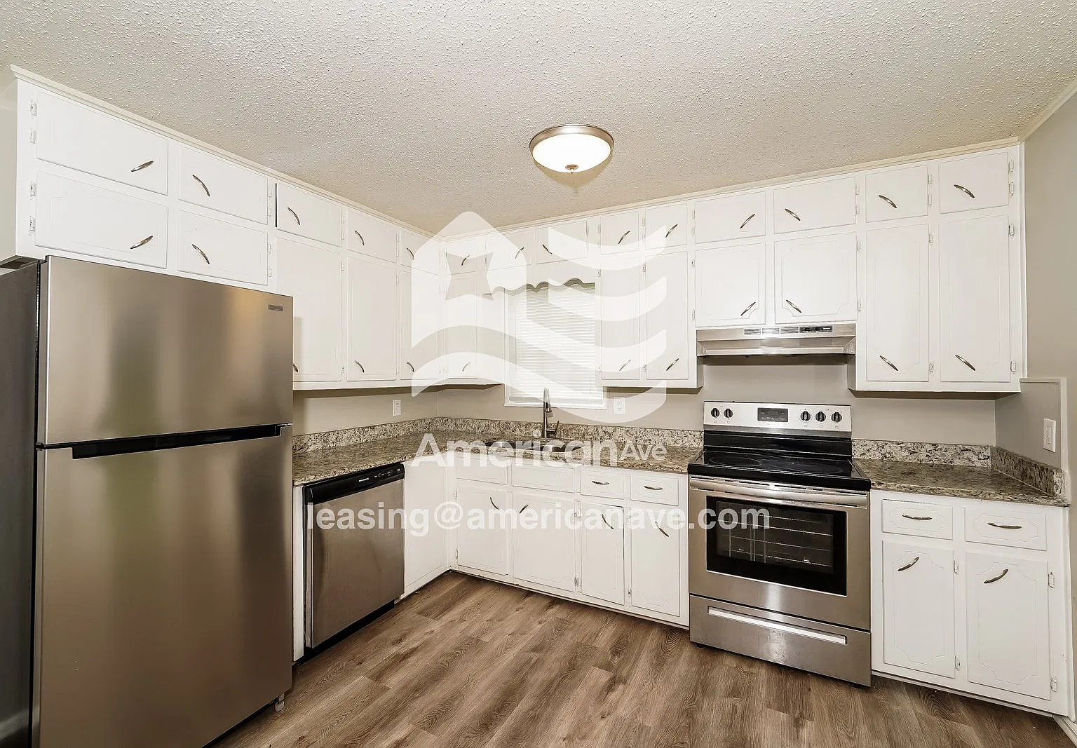 3 bed, 2.0 bath, 1076 sqft, $1,575 — Photo 3