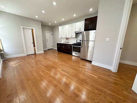 5th image of 647 4th Ave APT 4