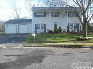 13 Chesley Ct, Morganville, NJ 07751