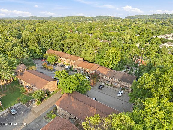 5th image of 810 Highland Dr APT 802