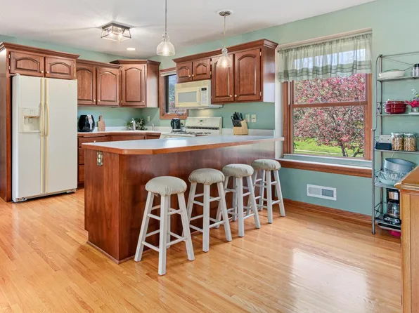 10724 Riverview Pl NW, Coon Rapids, MN 55433