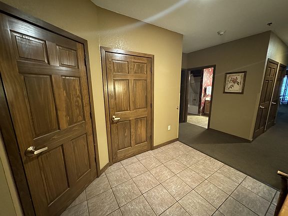 4th image of 350 E Hiawatha Dr #202