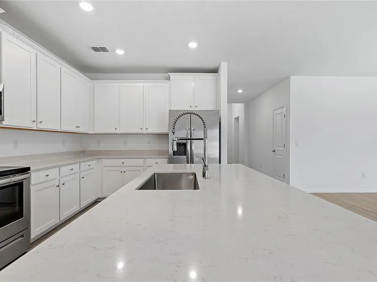 5637 SW 93rd St — Photo 11