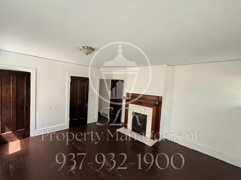 1011 N Broadway St — Photo 4