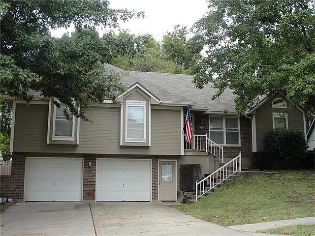1st image of 437 NW Chateau Dr