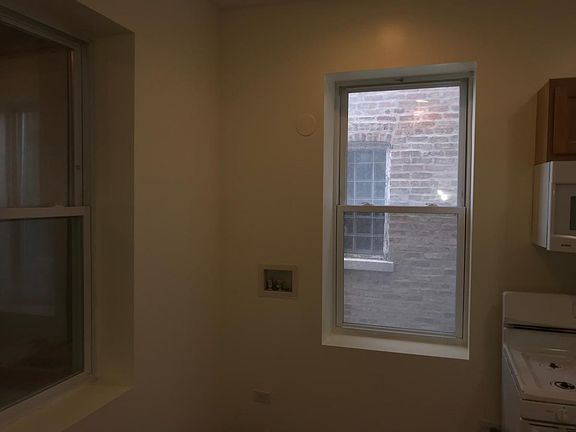 3rd image of 4032 W Kamerling Ave #1