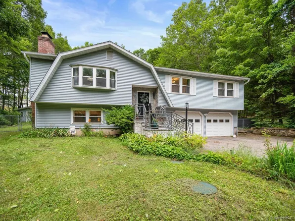 1996 Straits Turnpike, Middlebury, CT 06762